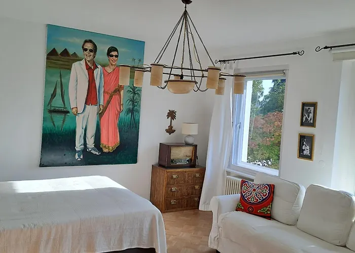 Spacious In Tempelhof Park Area *