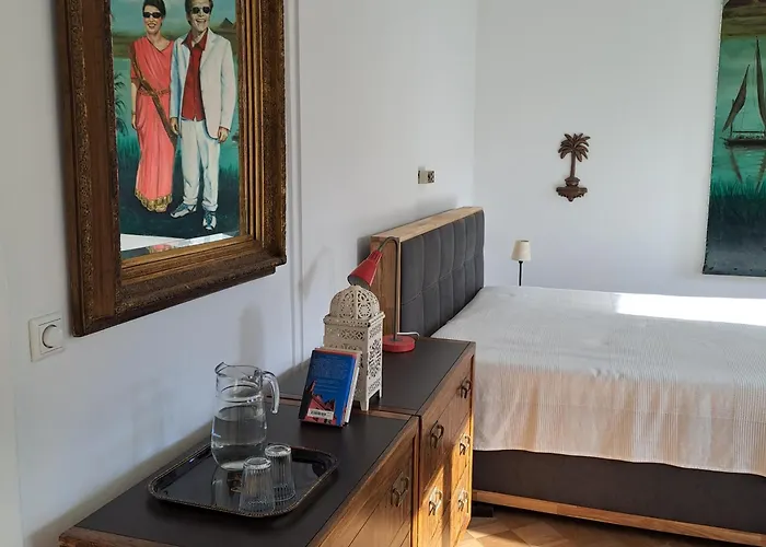 Spacious In Tempelhof Park Area Berlin