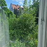 Rum i privatbostad Spacious In Tempelhof Park Area