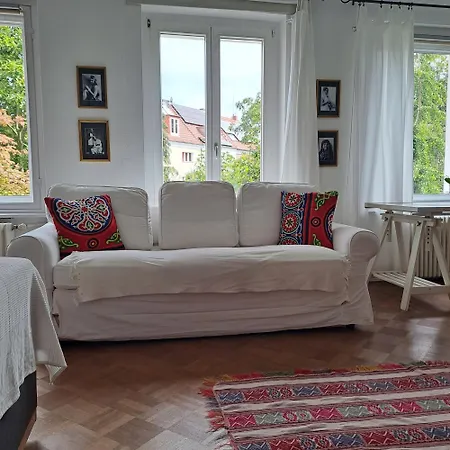 Spacious In Tempelhof Park Area Berlin