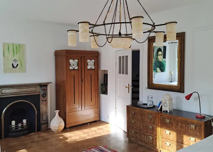 Spacious In Tempelhof Park Area Rum i privatbostad *