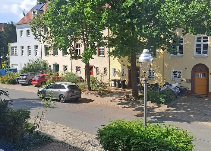 Spacious In Tempelhof Park Area *