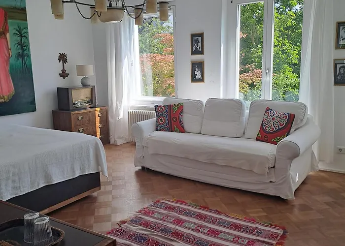 Spacious In Tempelhof Park Area Проживание в семье