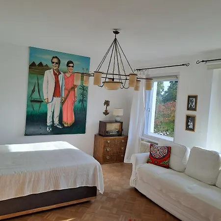 Spacious In Tempelhof Park Area *