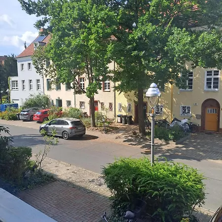 Spacious In Tempelhof Park Area *