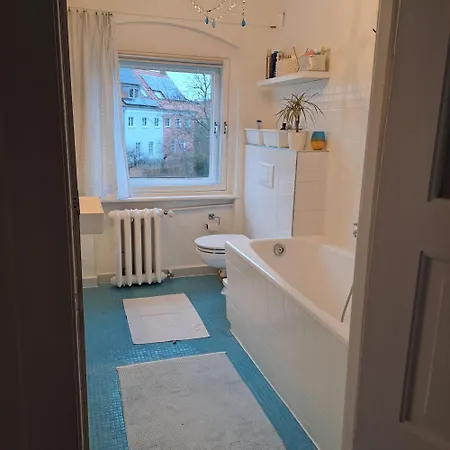 Spacious In Tempelhof Park Area ברלין