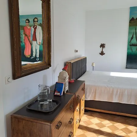 Spacious In Tempelhof Park Area Βερολίνο