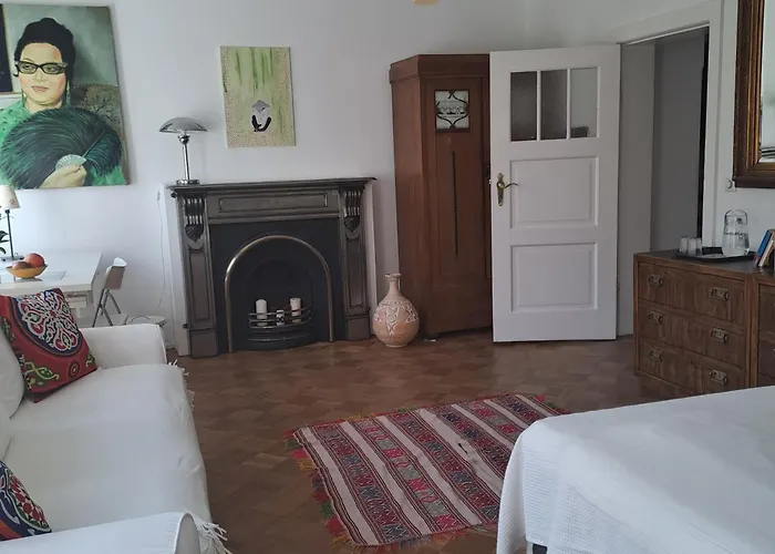 Spacious In Tempelhof Park Area